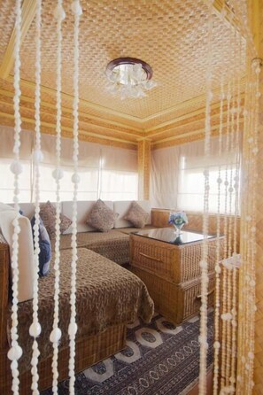 Minibar, fer et planche à repasser, Wi-Fi gratuit, draps fournis