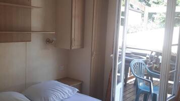 2 間睡房、可攜式嬰兒床、Wi-Fi (收費)