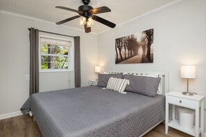 4 室のベッドルーム、アイロン / アイロン台、旅行用ベビーベッド、インターネット