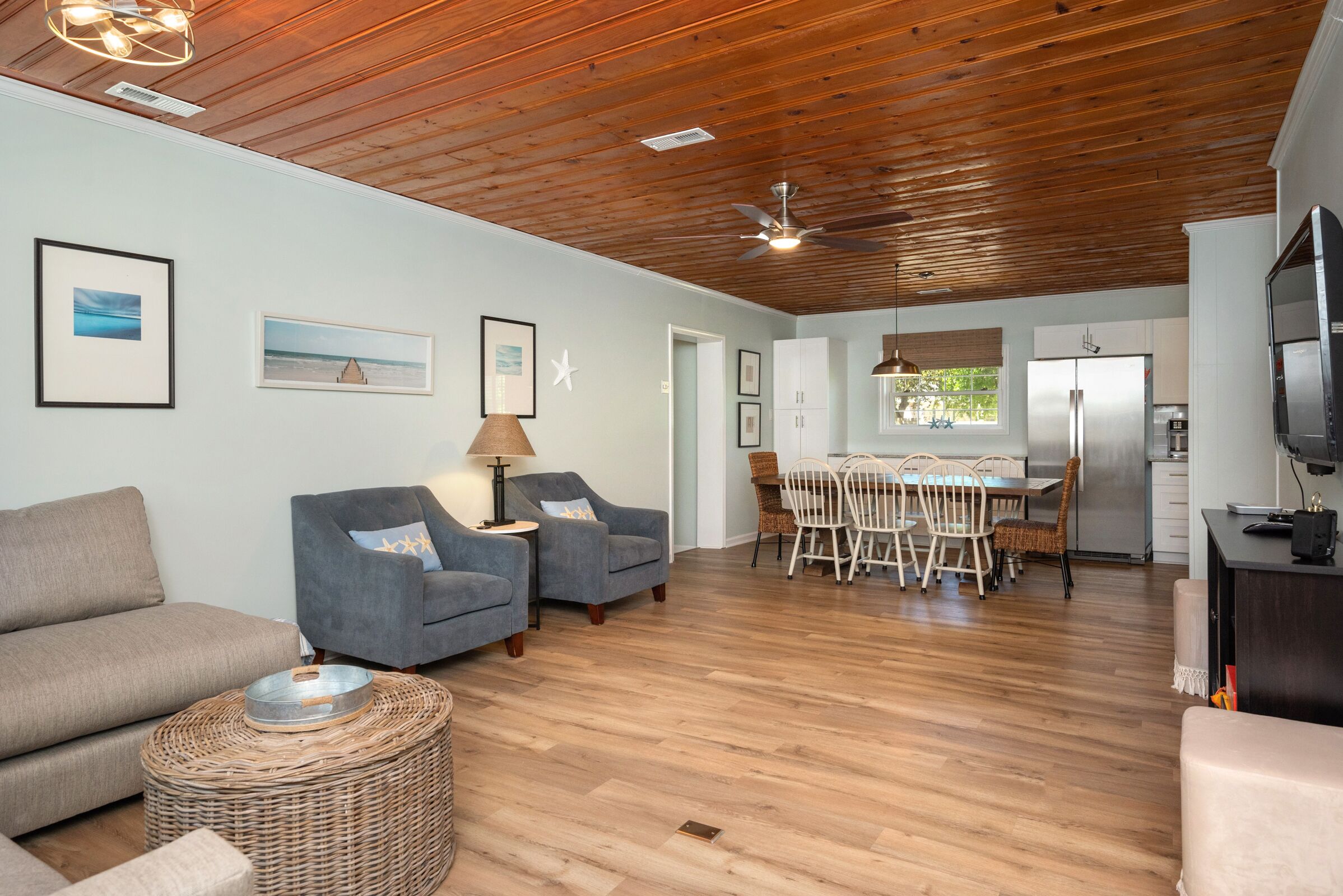 Wish Upon A Starfish: Ranch Home Just a Short Walk from Shops and Dining