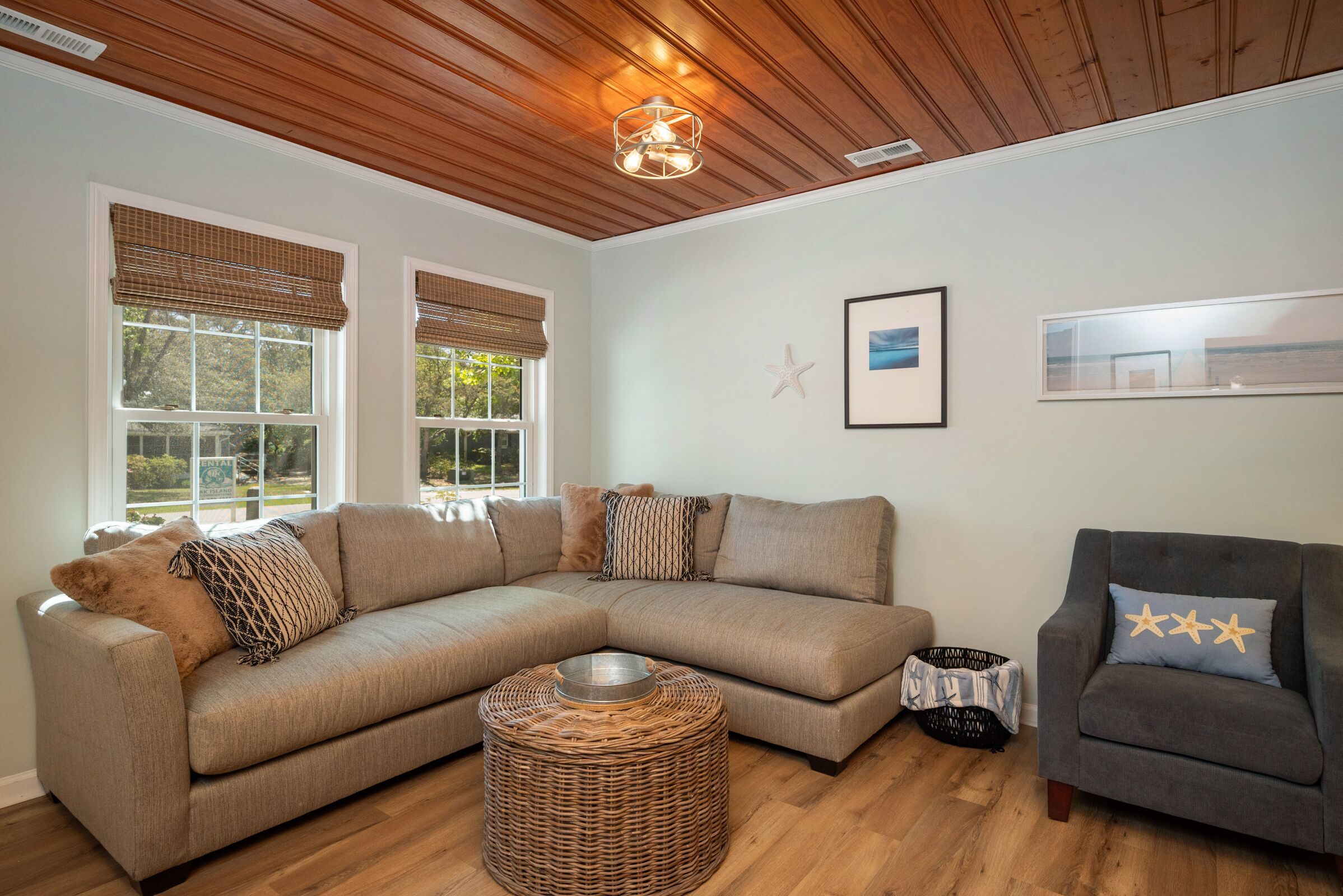 Wish Upon A Starfish: Ranch Home Just a Short Walk from Shops and Dining