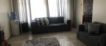 Beautiful 4-Bedroomed House with a Jacuzzi