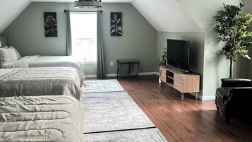 6 soverom, strykejern/-brett, reiseseng for barn og wi-fi (inkludert)