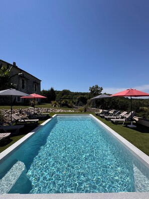 Piscina all'aperto, una piscina riscaldata