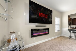 Dining - Welcome to The Palace (Morrow)