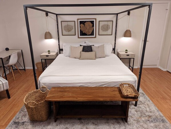 3 bedrooms, desk, free WiFi, bed sheets