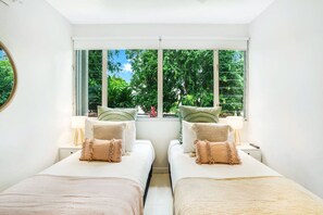 2 bedrooms, iron/ironing board, travel cot, free WiFi