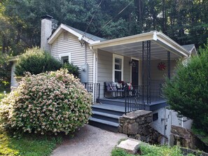 Exterior - Relax Under the Trees (Asheville)