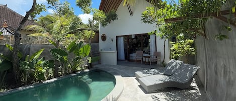 Premium Double Room, 1 King Bed, Courtyard Area | Terrace/patio