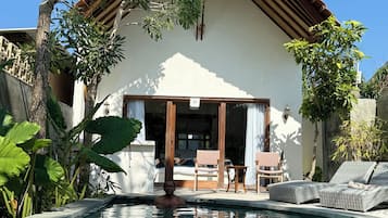 2 bedrooms, down duvets, desk, free WiFi