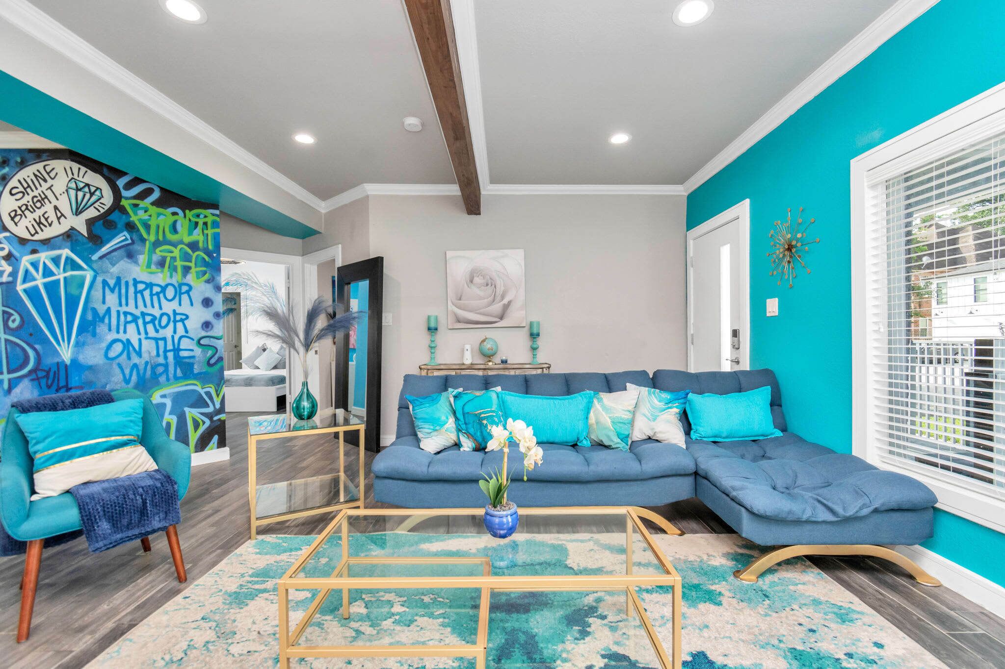 Televisión, oficina