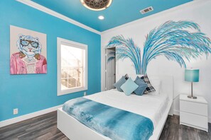 2 soverom, skrivebord, strykejern/-brett og wi-fi