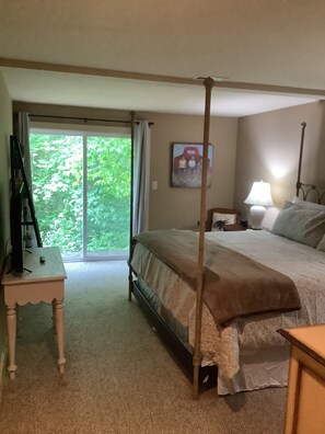 2 bedrooms, iron/ironing board, free WiFi, bed sheets - Lovely Mountain Villa-Close to Amenities-Walk to Fairfield Lk (Sapphire)