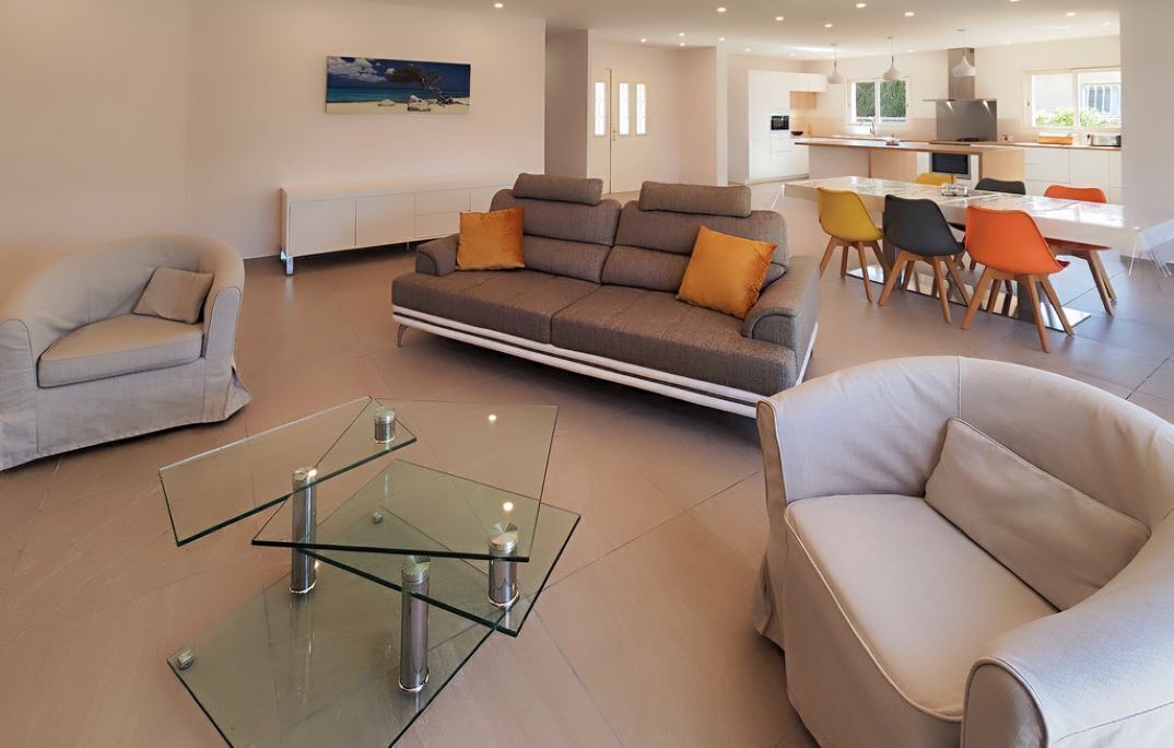 Single storey villa of 1050 m2