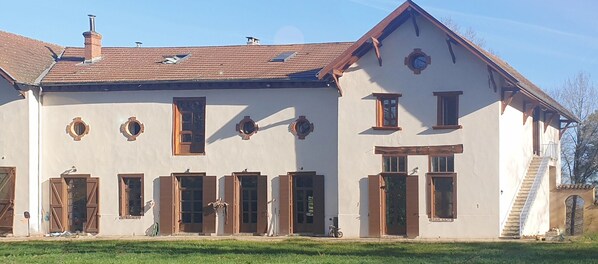 Exterior - Appartement au Calme, Spacieux et Confortable (Péronnas)