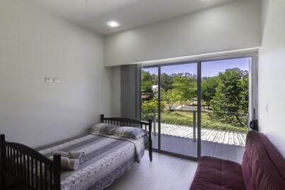 Beautiful Villa w/private pool - 8 min from the beach!