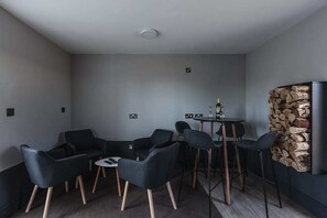 Smart TV - Rabat l.o. MDINA-THE BEDROOM-TUB (Rabat)