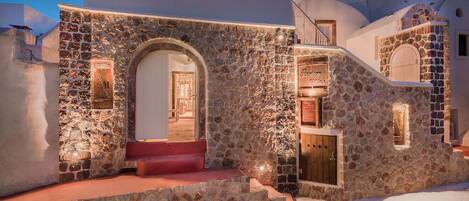 المنشأة من الخارج