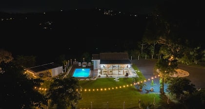 Bello Amanecer Guest House with Private Pool