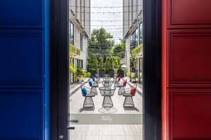 Exterior detail - Blue Hippo Hotel (Samut Prakan)