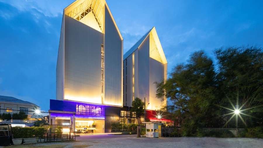 Blue Hippo Hotel