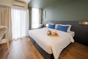 Caja fuerte, escritorio, wifi gratis y ropa de cama