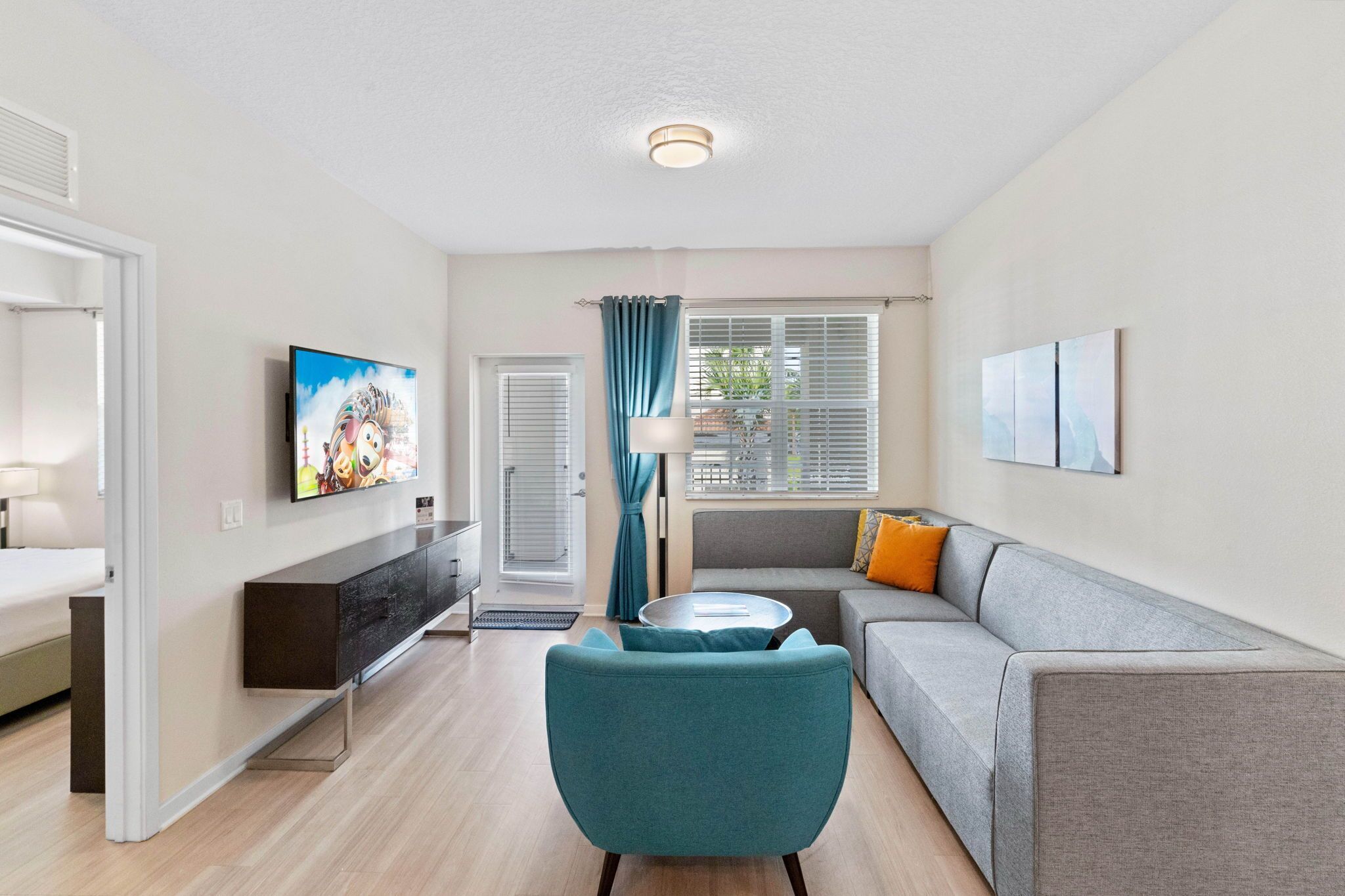 Close to Conv. Center, Universal and Disney!