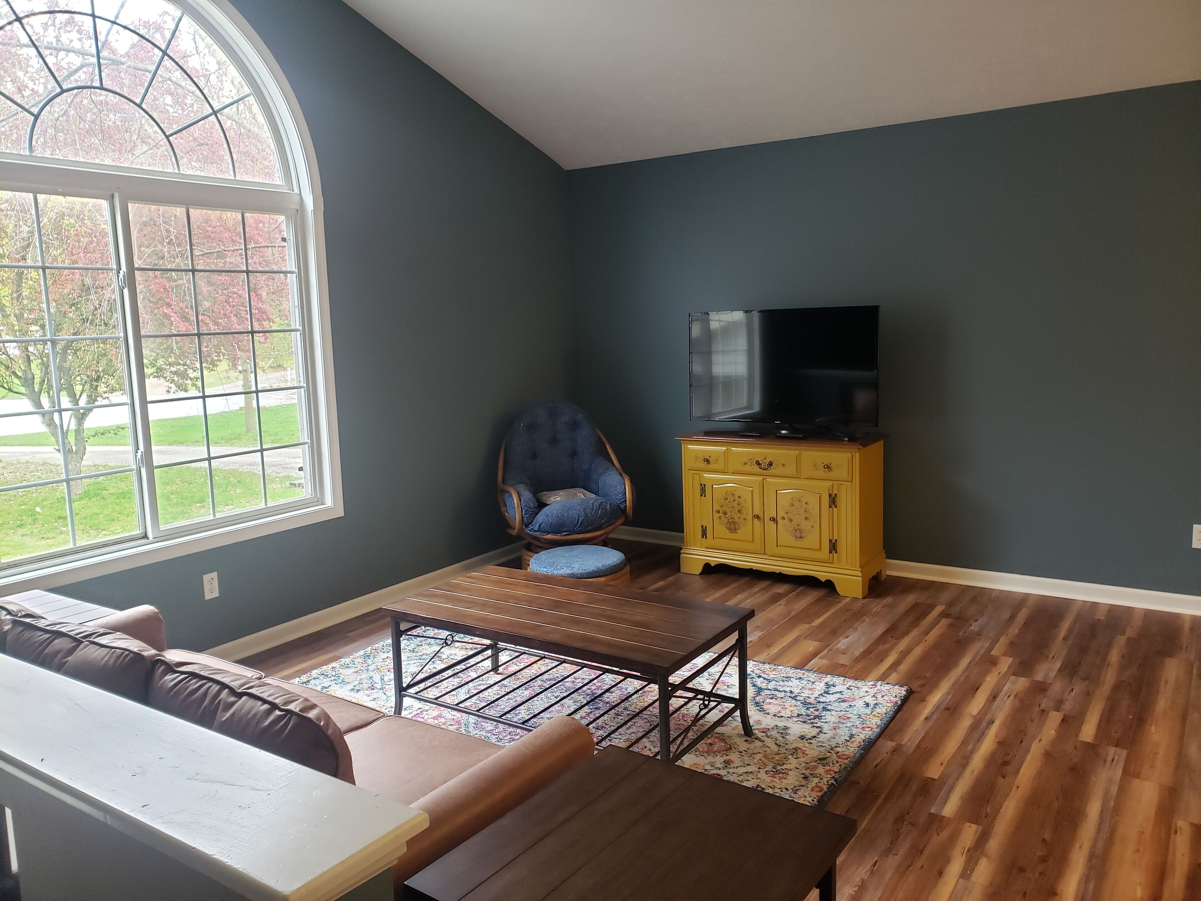 Newly renovated ranch home 8 miles from Saugatuck beaches, orchards & wineries.