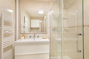 Shower, free toiletries, hair dryer, bathrobes