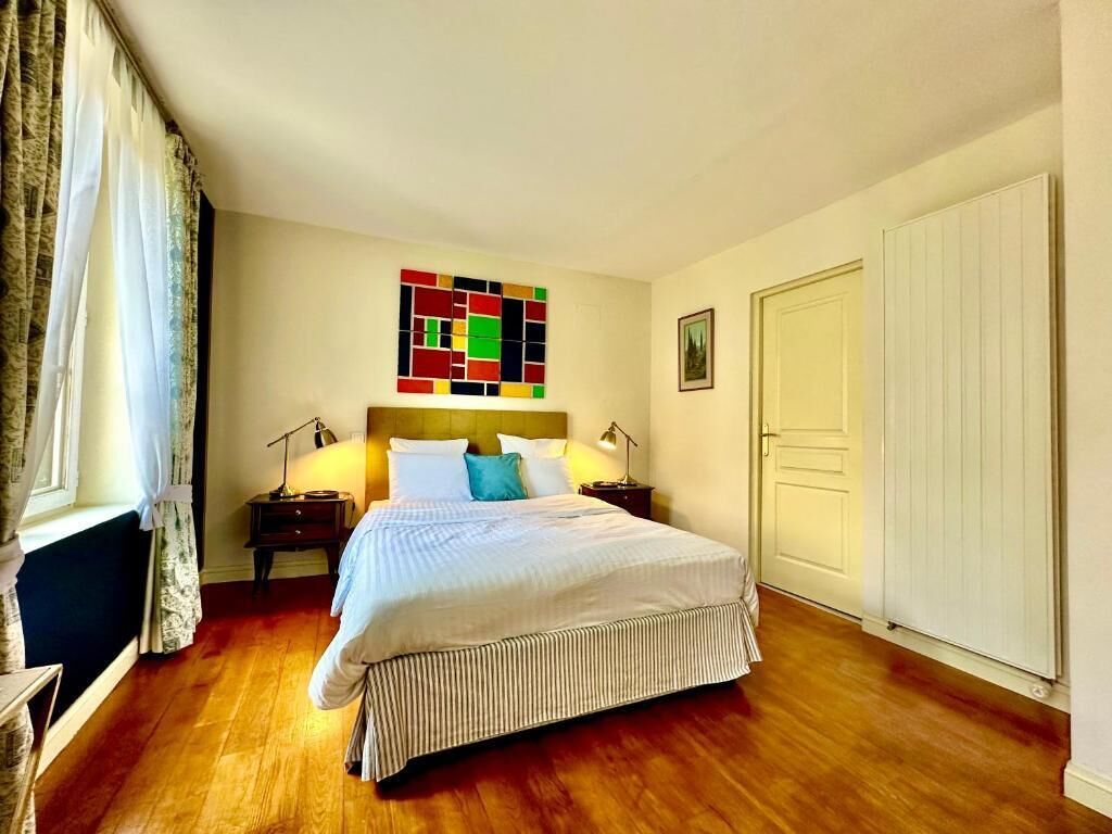 Iron/ironing board, free WiFi