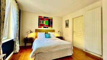 Iron/ironing board, free WiFi