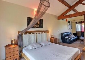 5 bedrooms, iron/ironing board, travel crib, WiFi
