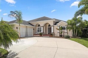 Exterior - Rest Awile Villa, full refund*, heated pool, sleeps 6 (Rotonda West)