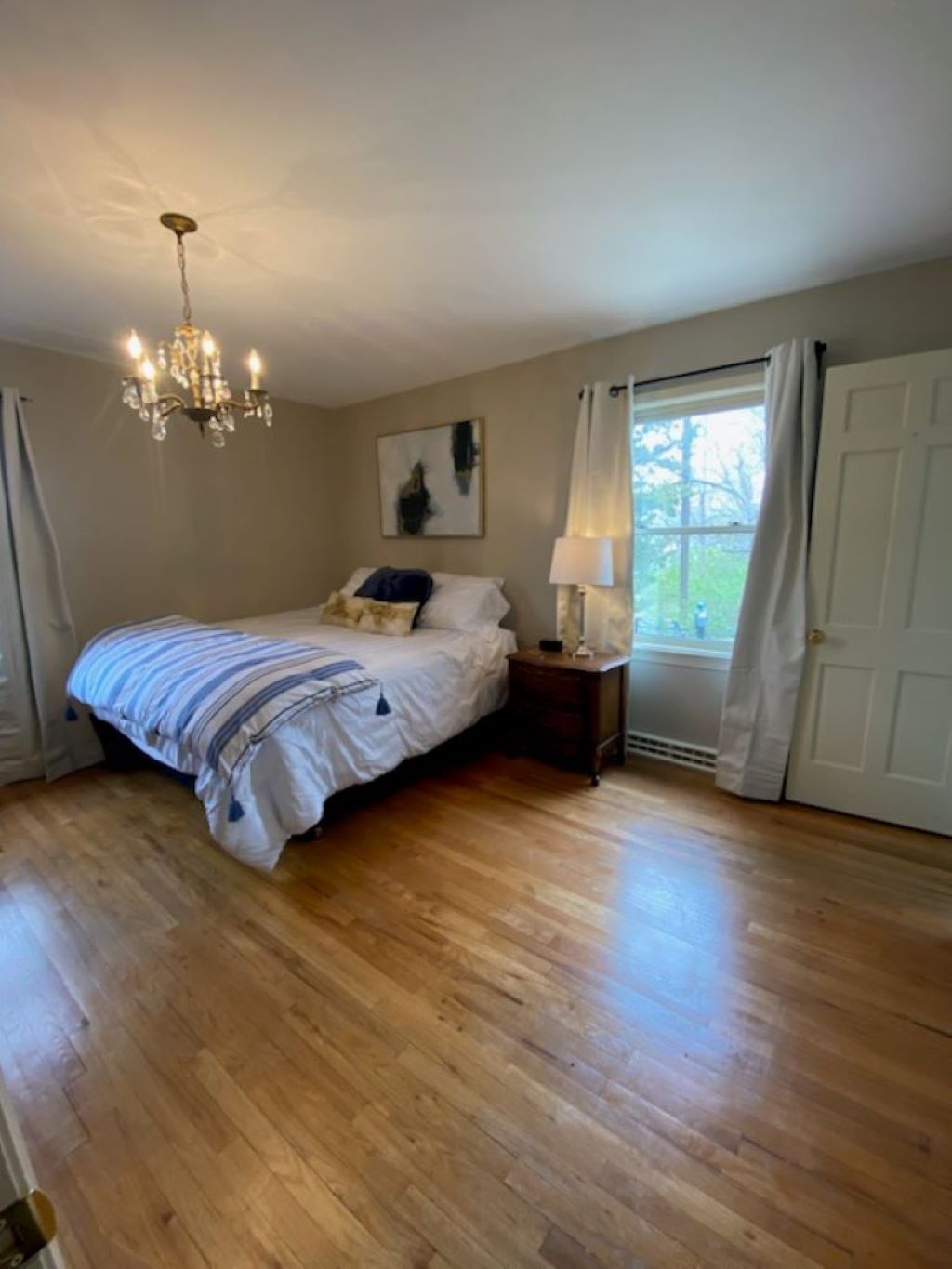 Four Bedroom Bellevue Beauty