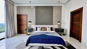 7 bedrooms, in-room safe, desk, iron/ironing board