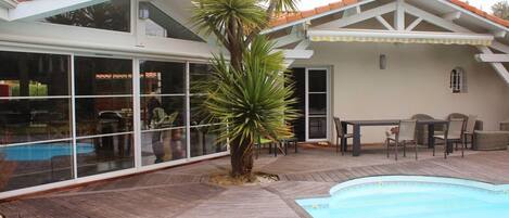 Indoor pool, outdoor pool