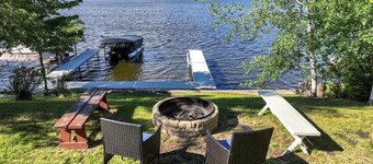 Lake Nokomis 4-bedroom Lakeside Spacious Cottage
