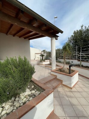 Property grounds - 5 minutes to beach. Remodeled family friendly (Sciacca)