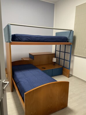 2 bedrooms, bed sheets