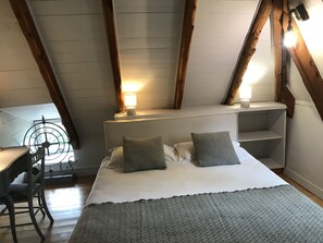 1 室のベッドルーム、WiFi (無料)、ベッドシーツ
