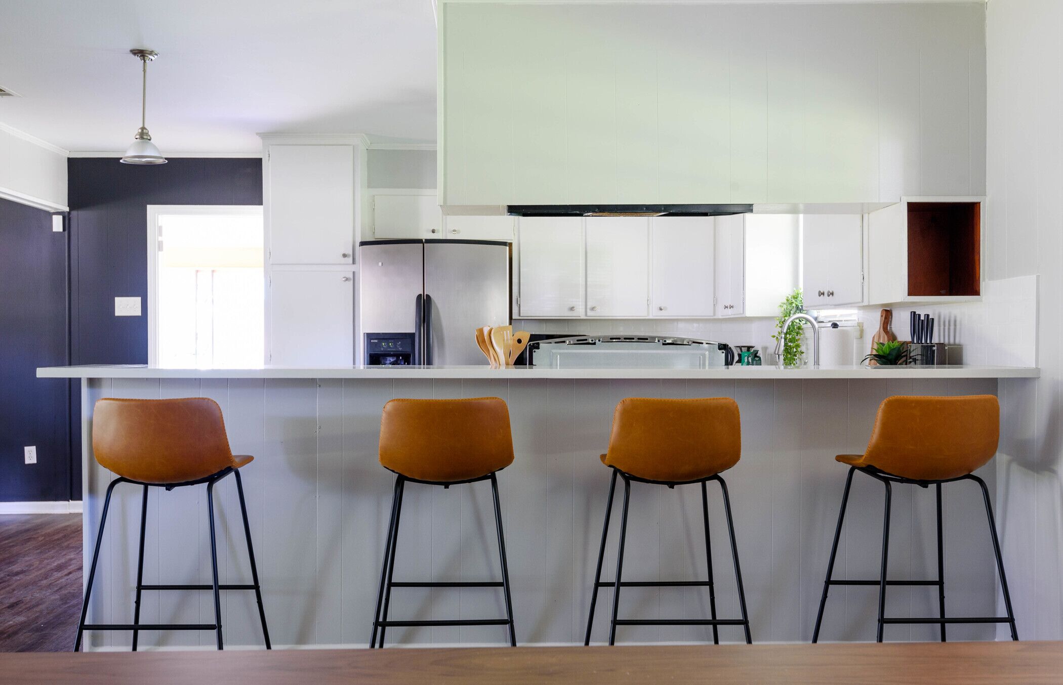 ☑️ Centrally located
☑️ KING BEDS
☑️ Fast Wifi