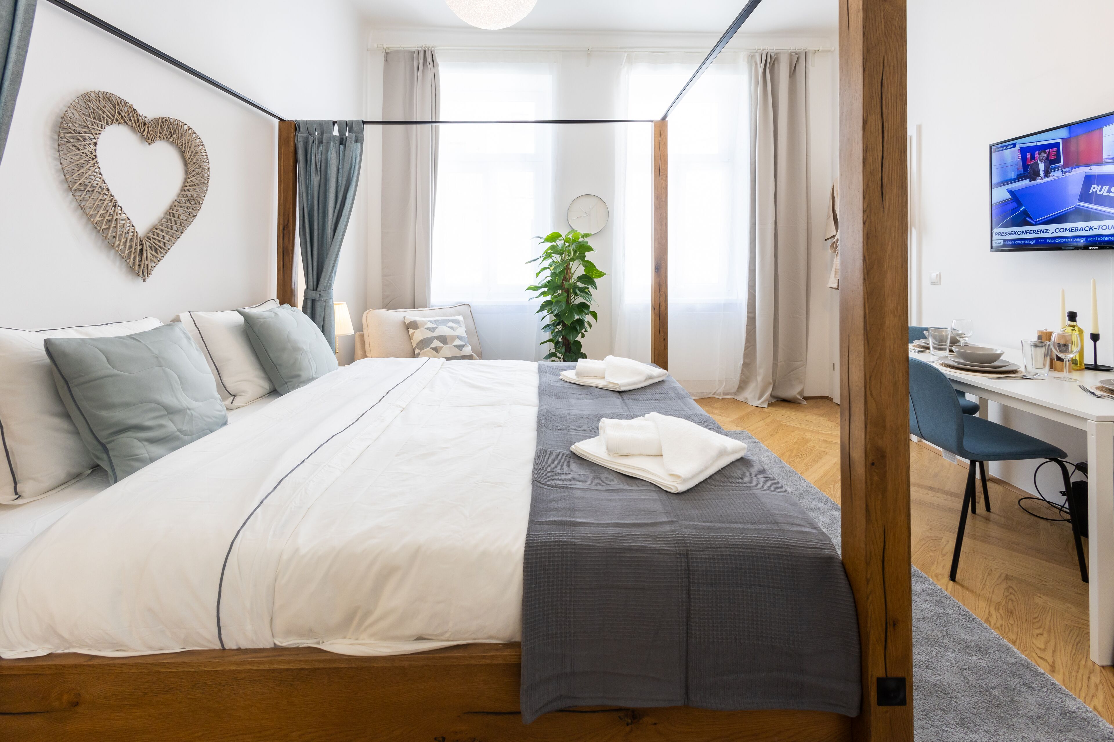 1 bedroom, in-room safe, desk, iron/ironing board