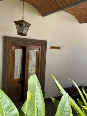 Kamar Junior, 1 kamar tidur, Bebas Asap Rokok, pemandangan kebun | Seprai Frette Italia, seprai premium, dan selimut bulu angsa