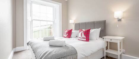 3 bedrooms, WiFi (free), bed sheets