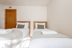 2 quartos, ferros/tábuas de passar roupa, Wi-Fi de cortesia