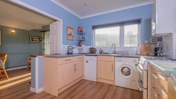 Réfrigérateur, micro-ondes, four, lave-vaisselle