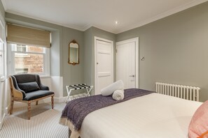 3 chambres, fer et planche à repasser, accès au Wi-Fi (inclus)