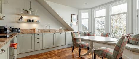 Fridge, microwave, oven, dishwasher