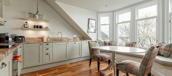 Gillespie Apartments | Spectacular Penthouse