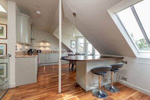Fridge, microwave, oven, dishwasher - Gillespie Apartments | Spectacular Penthouse (St Andrews)